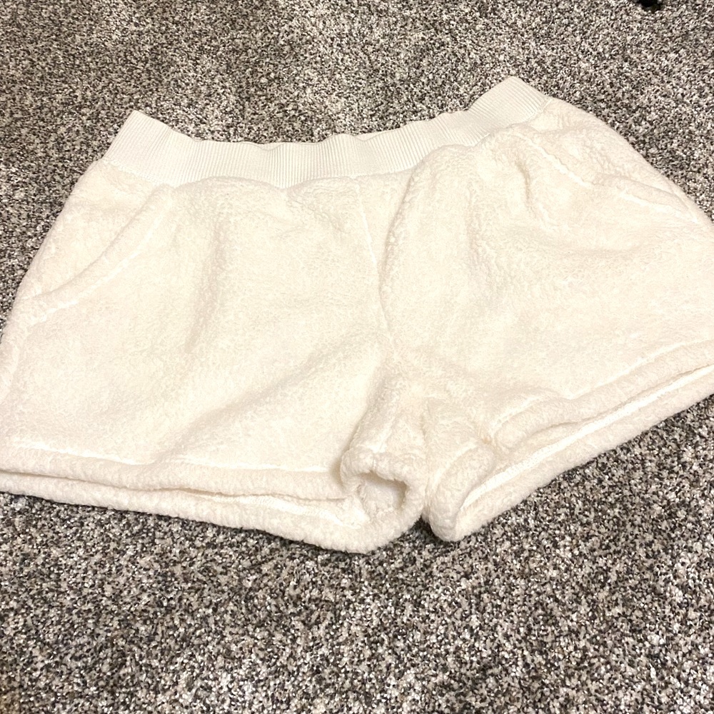 Aerie Faux Fur Fuzzy Shorts - Cream